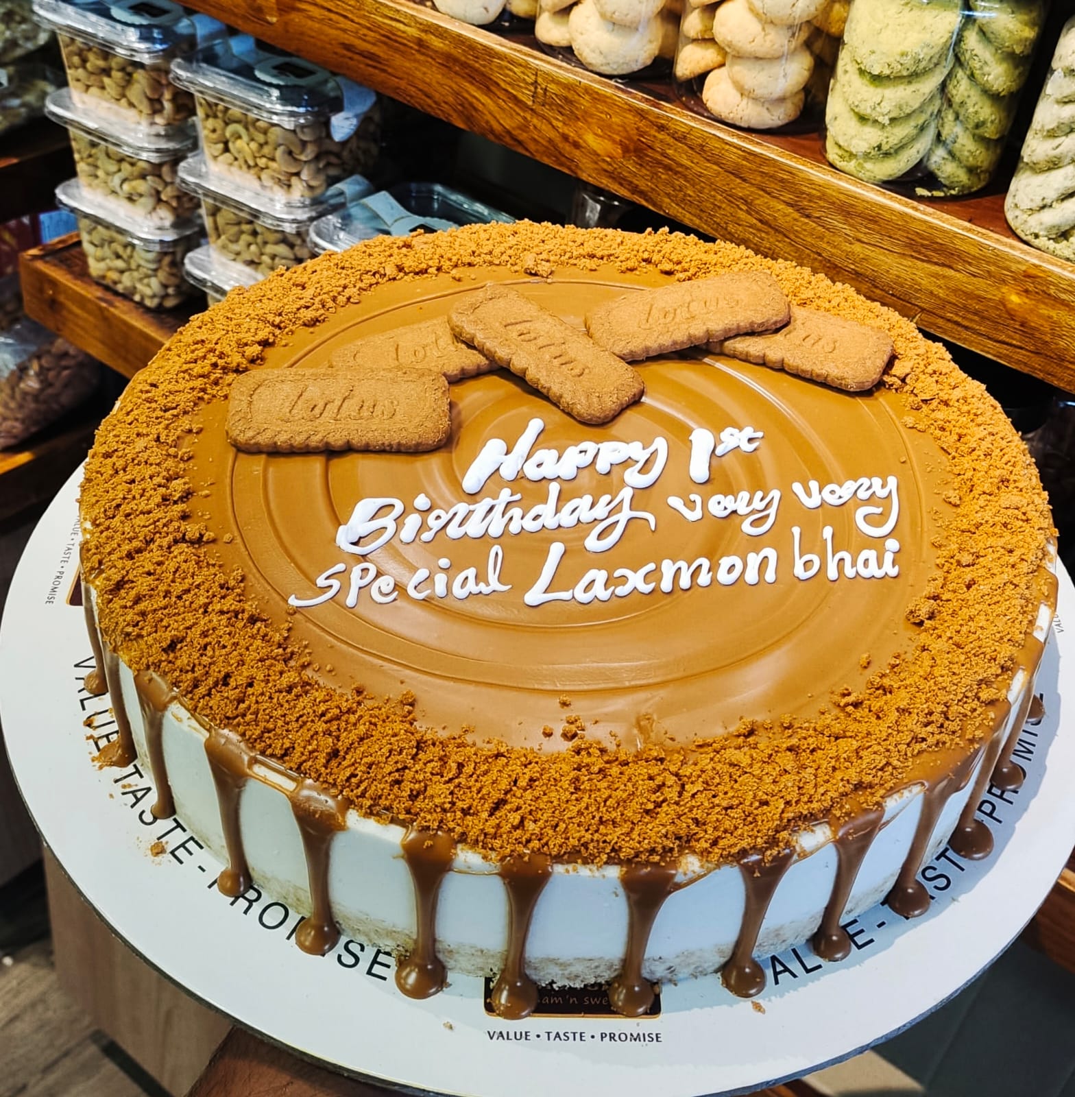 BEST SELLER CAKES